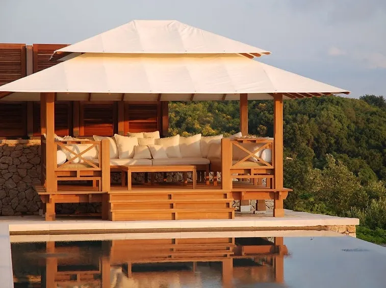 Gazebo in teak