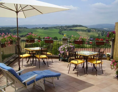 terrazza all'esterno completa di tutto