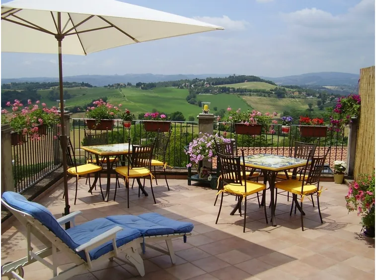 terrazza all'esterno completa di tutto
