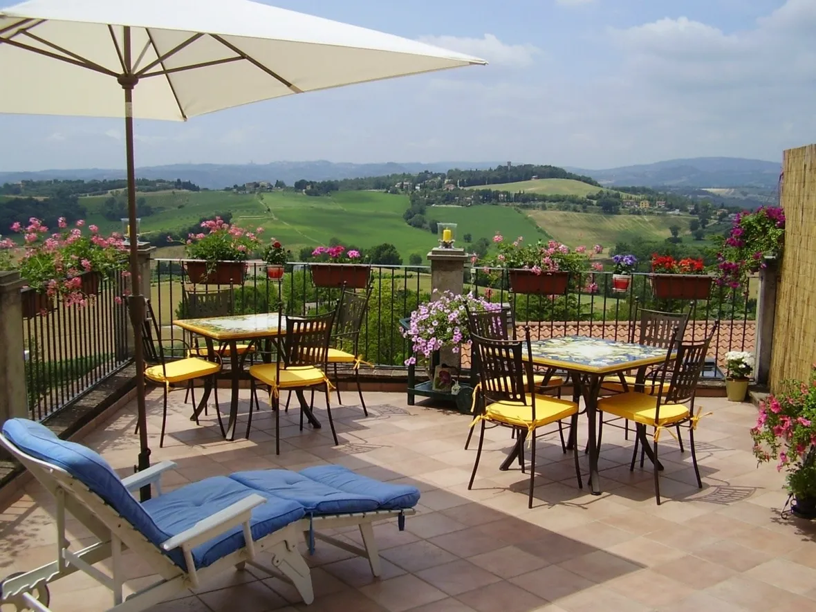 terrazza all'esterno completa di tutto