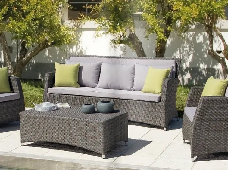 Arredo da esterno in rattan sintetico