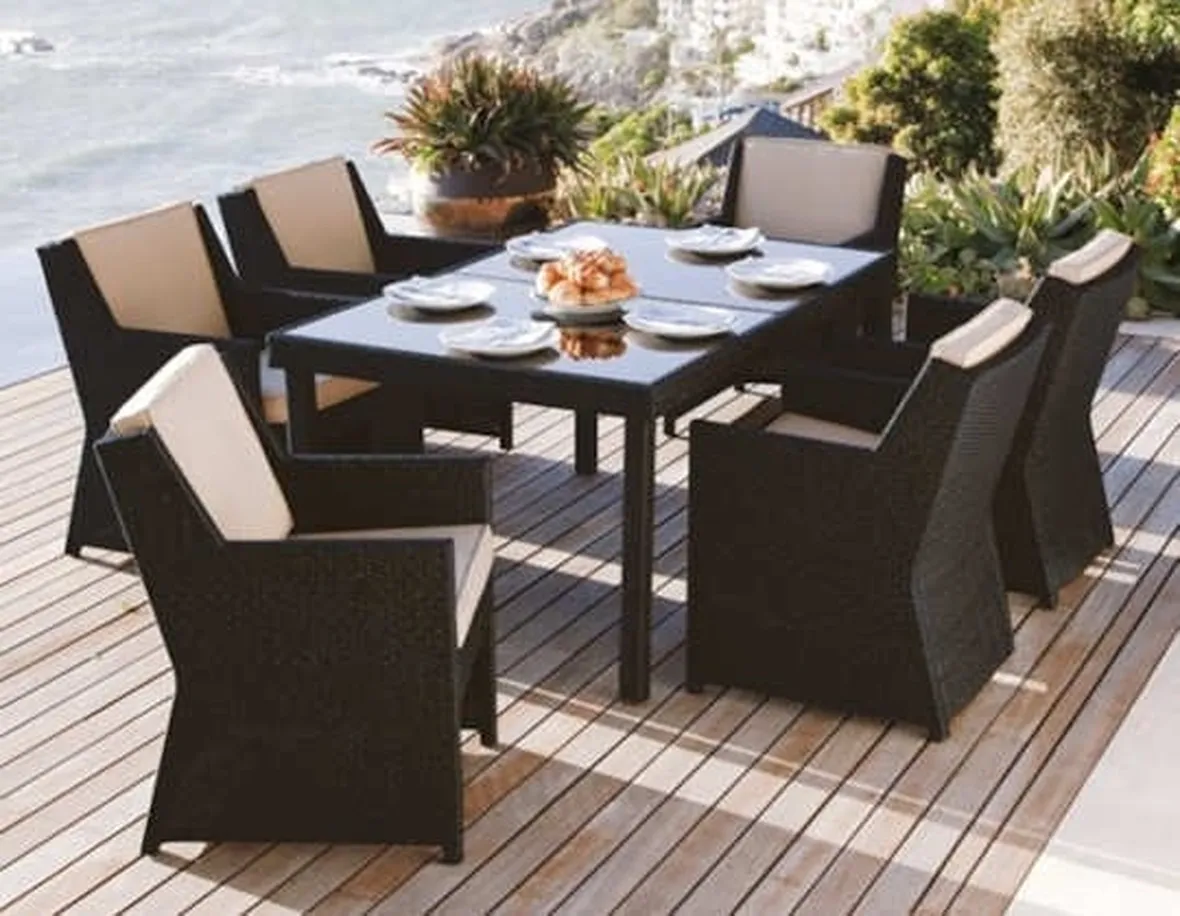 Tavolo e sedie da giardino: un classico per l'arredamento da esterno
