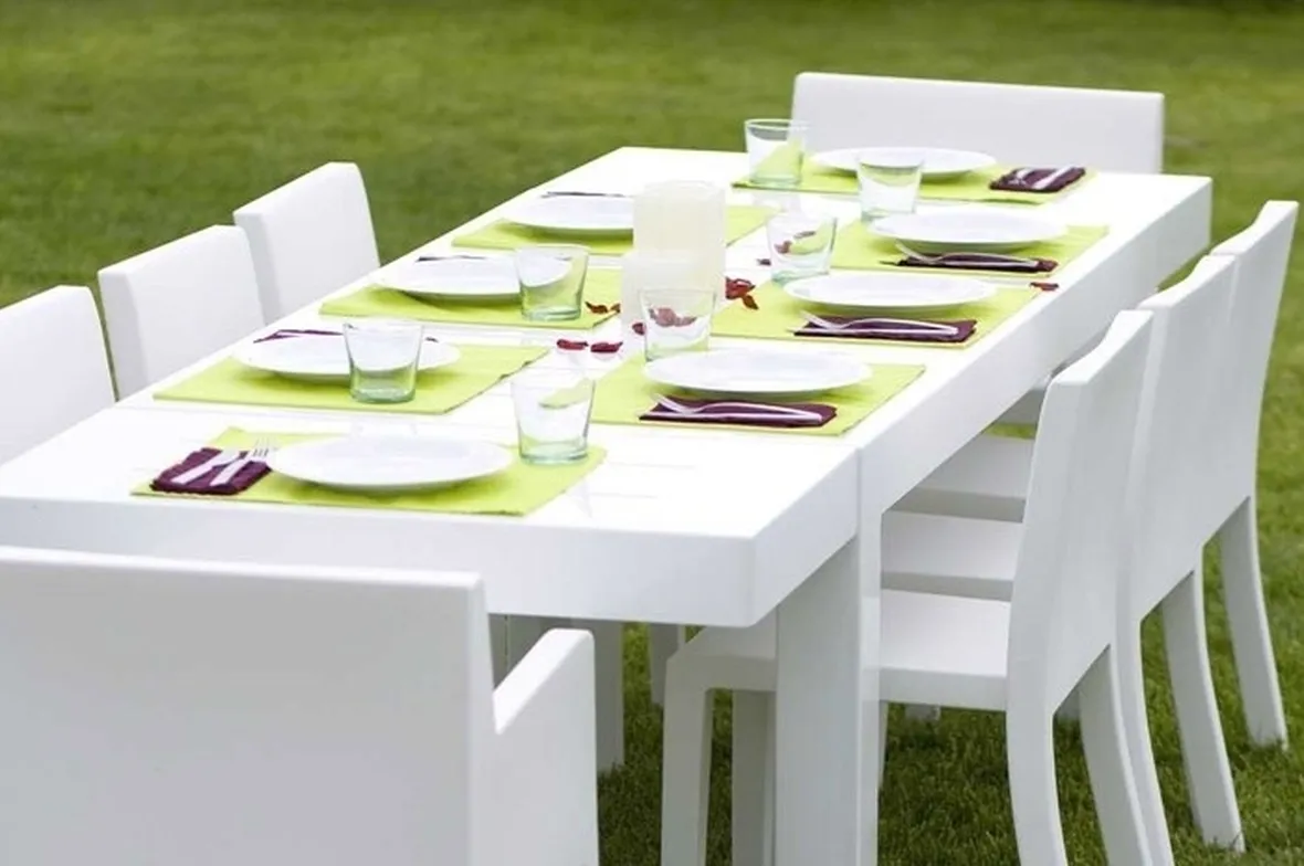 Arredo giardino in plastica