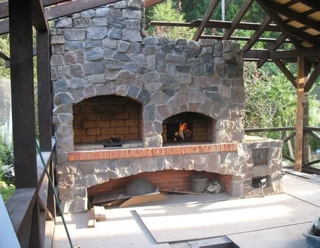 Caminetto da giardino in muratura