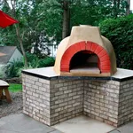 Forno a legna in mattoni.