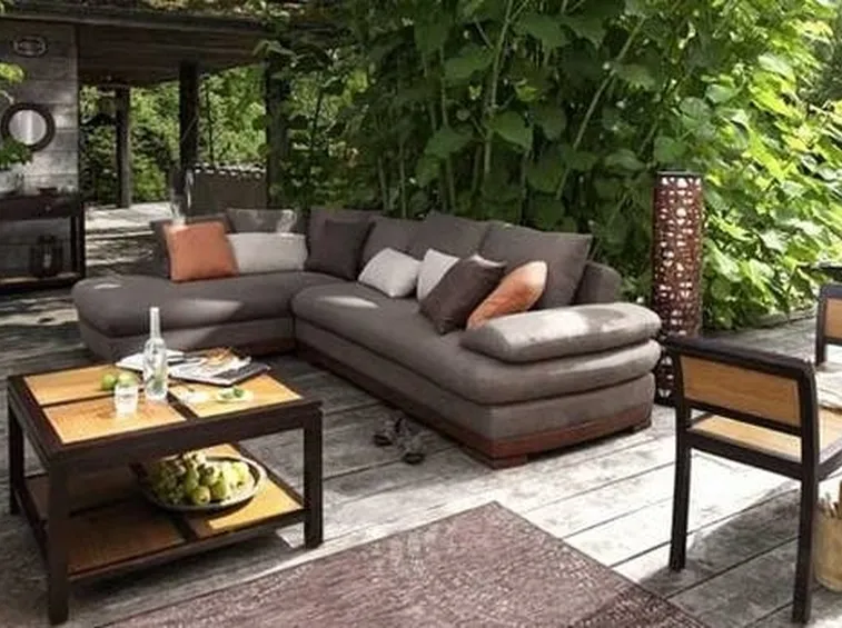 Elegante salotto da giardino