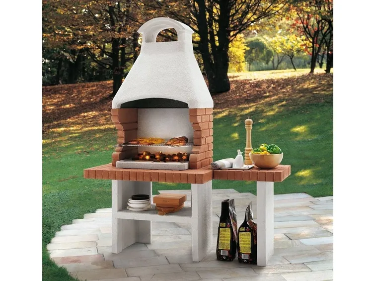 due tipi di barbecue in cemento