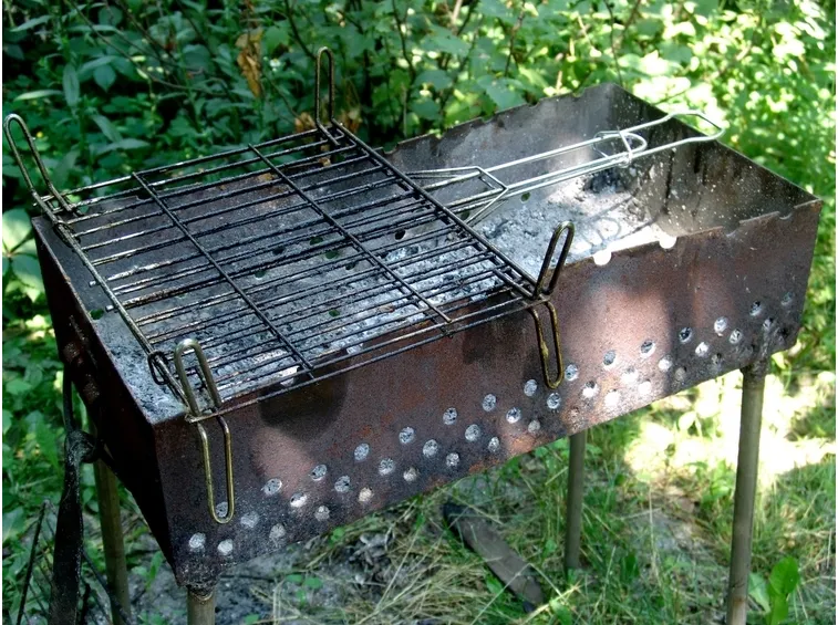 Barbecue in metallo artigianale