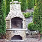 barbecue in muratura con canna fumaria