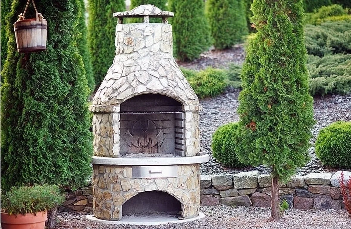 barbecue in muratura con canna fumaria