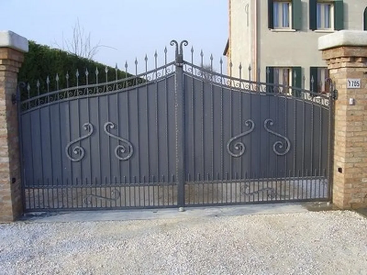 cancello in ferro battuto