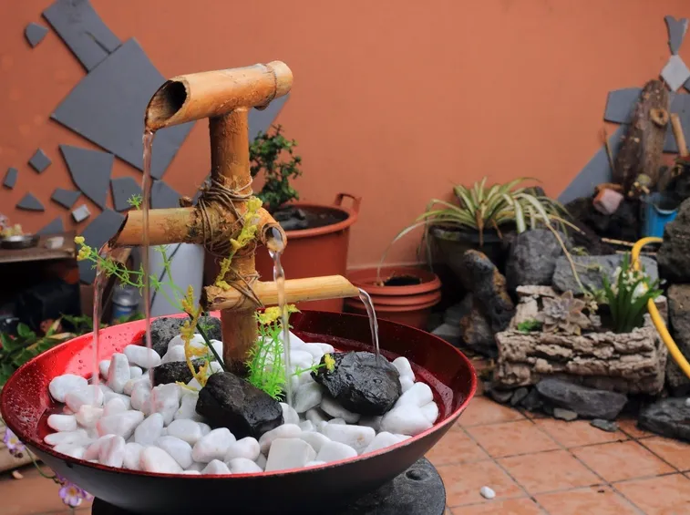 Esempio fontana zen in bambù
