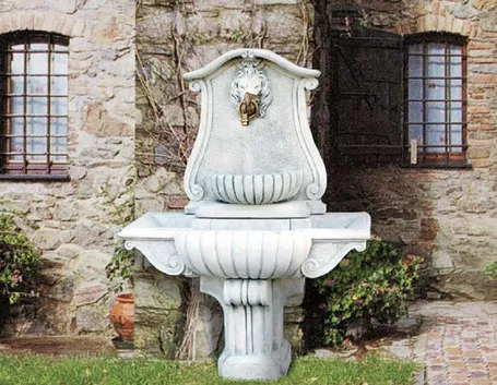 fontana a muro classica