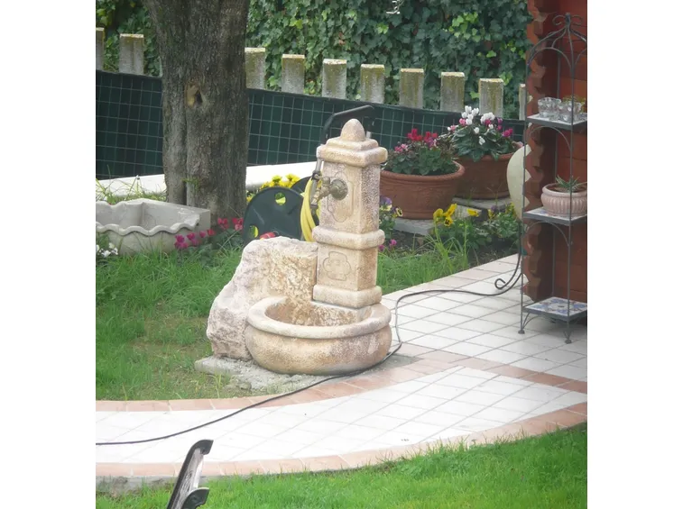 Fontanella da giardino