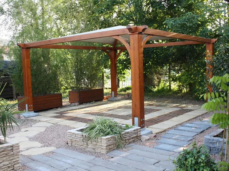 gazebo in legno giardino