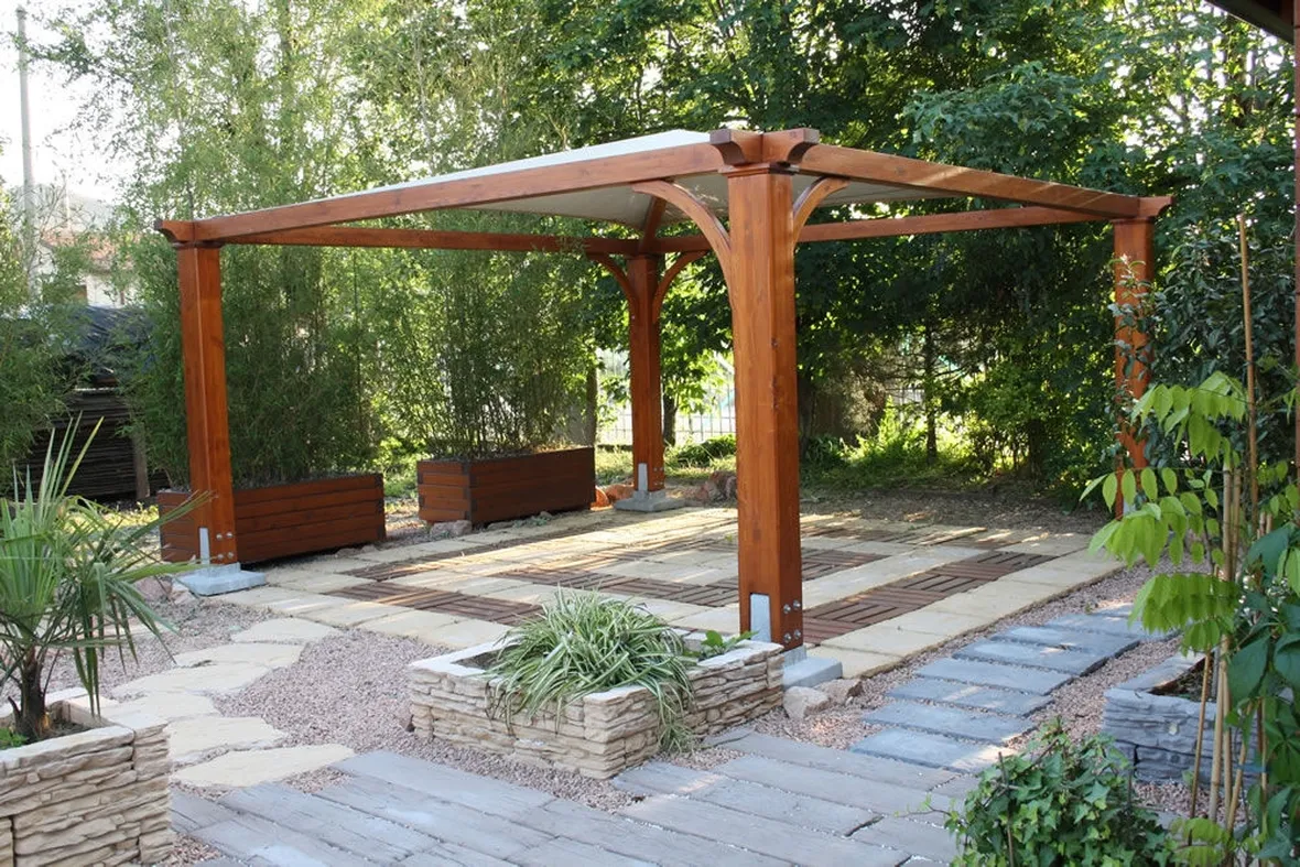 gazebo in legno giardino