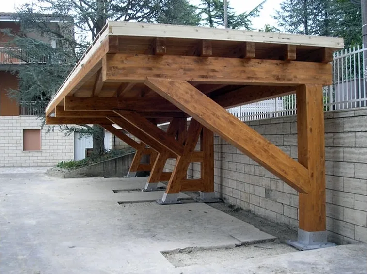 Gazebo per auto in legno lamellare