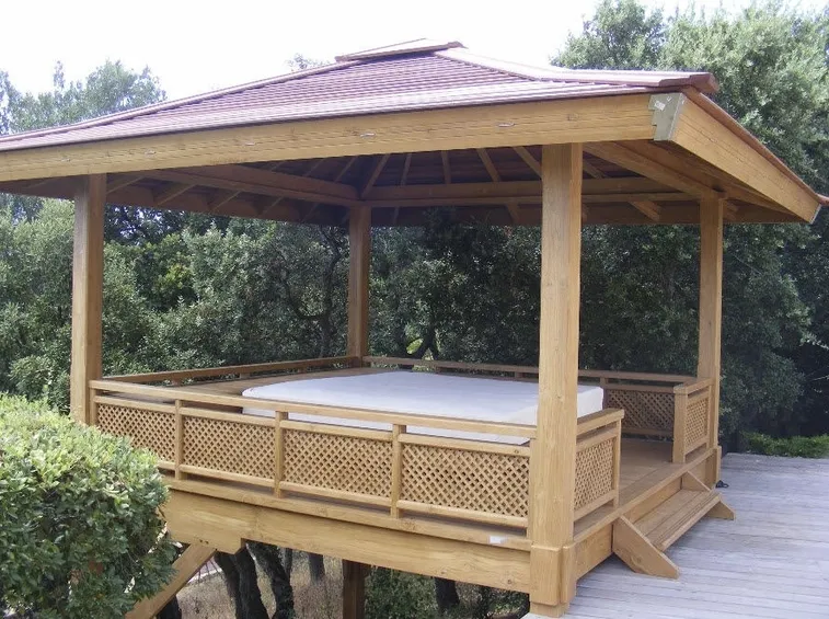 Gazebo con Jacuzzi