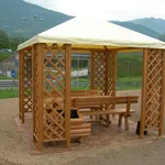 Gazebo in legno con copertura in tela