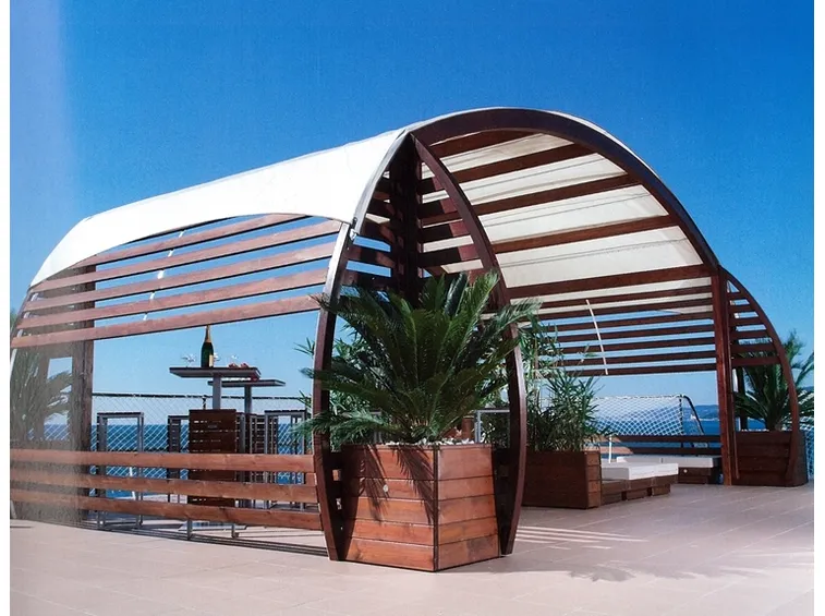 Gazebo di design moderno in legno