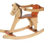 cavallo a dondolo in legno