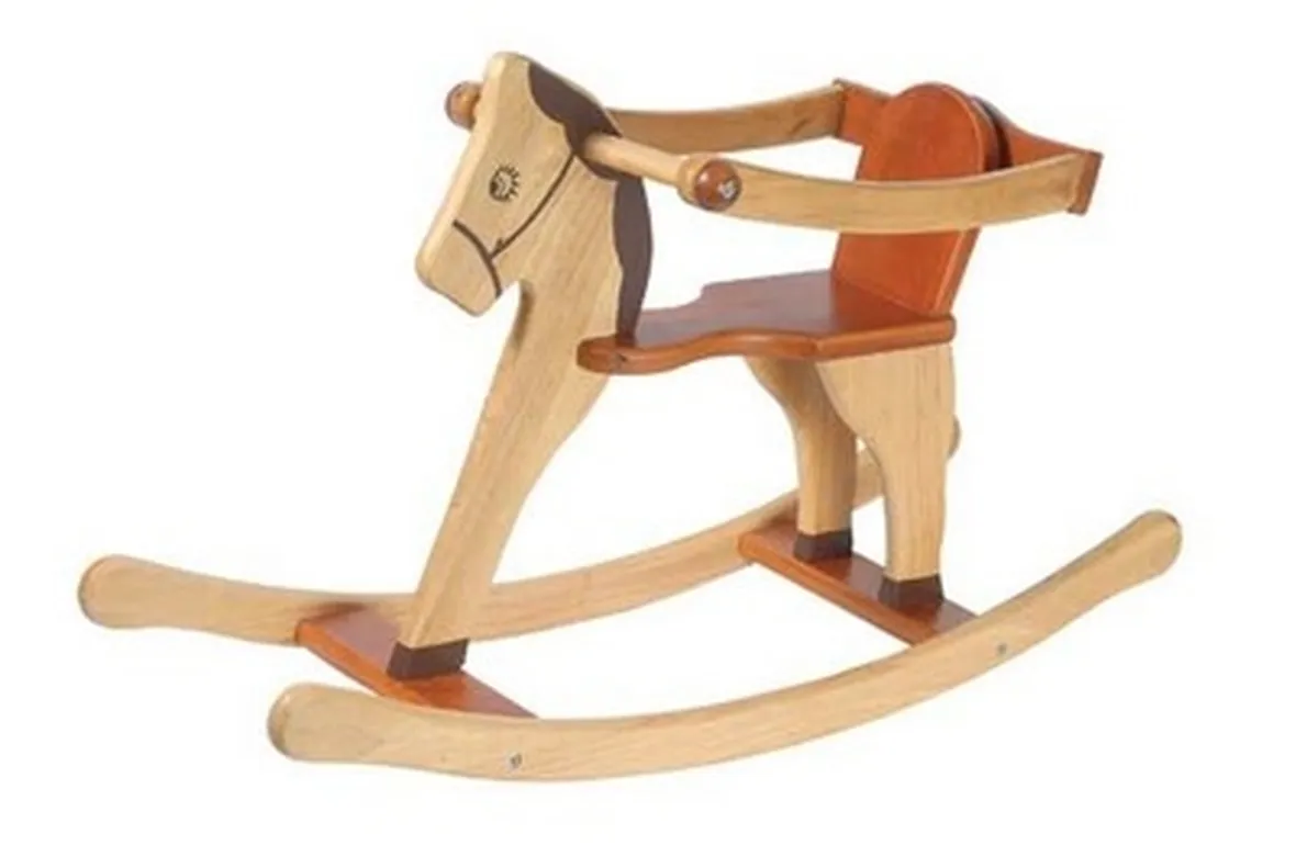 cavallo a dondolo in legno