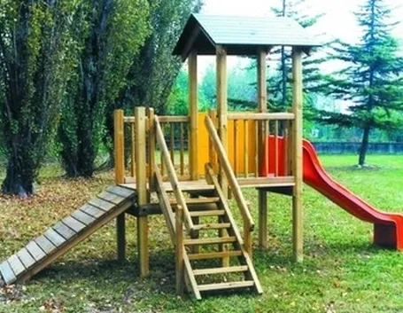 scivolo in legno