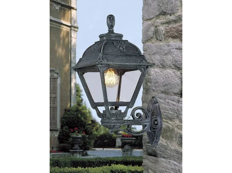 Un esempio di lampade da esterno.