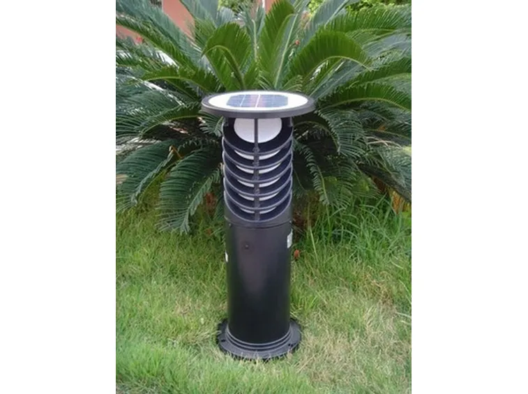 lampione da giardino con fotovoltaico