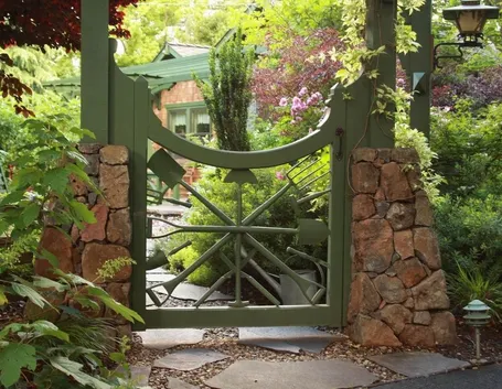 Cancello d'ingresso al giardino