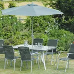 Un elegante set da giardino