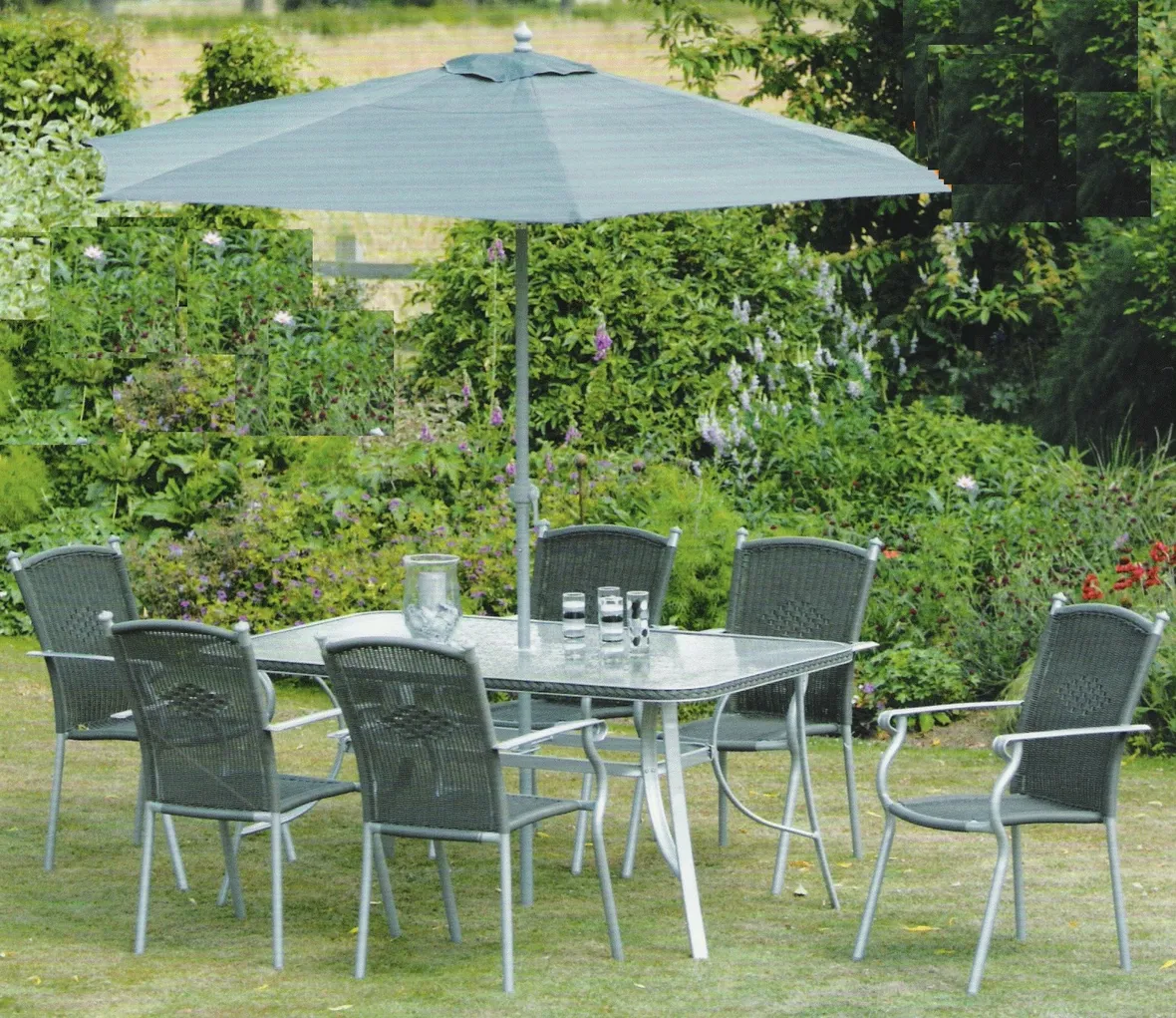 Un elegante set da giardino