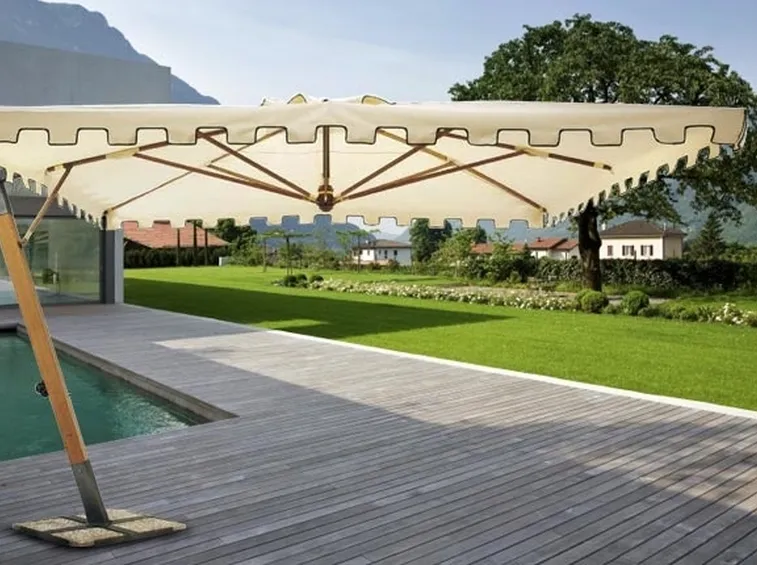 Ombrellone e base da giardino