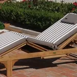 lettino da giardino in legno