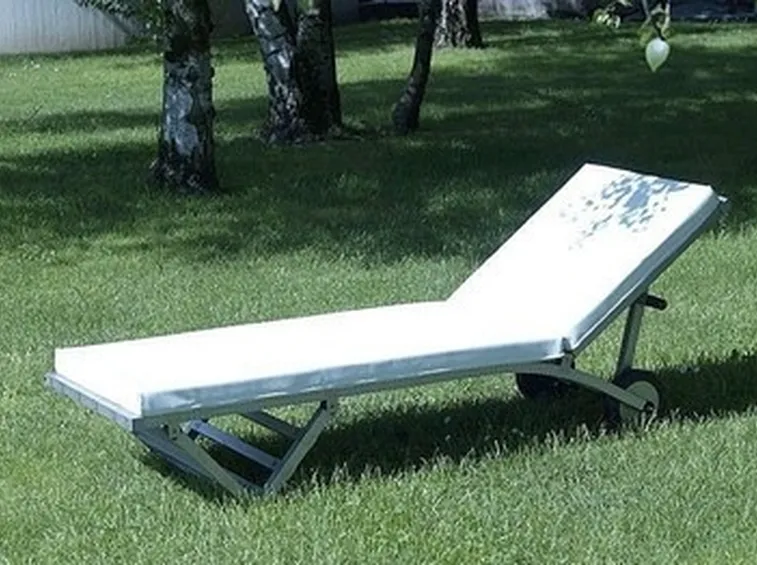 lettino da giardino in alluminio
