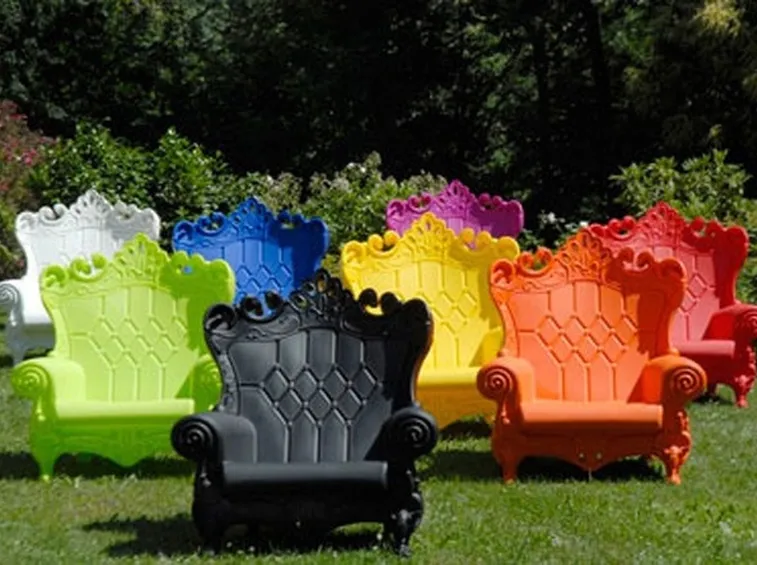 Design e colore per i mobili da giardino in plastica