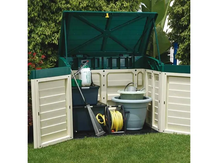 Mobili in plastica: contenitore per giardino