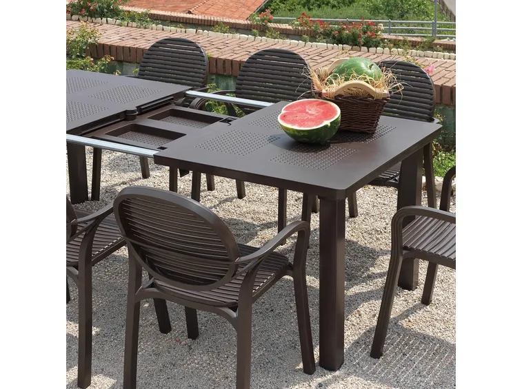 Tavolo allungabile da giardino in plastica