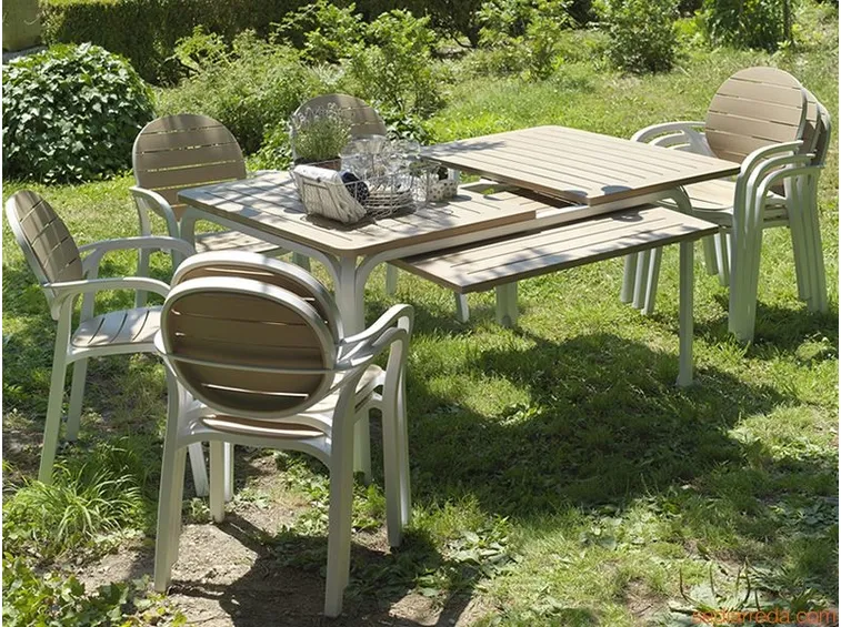 Tavolo da giardino allungabile in metallo