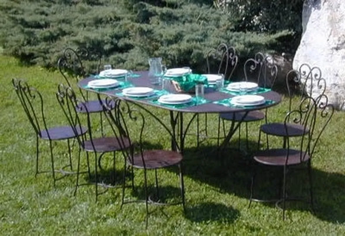tavolo da giardino in ferro