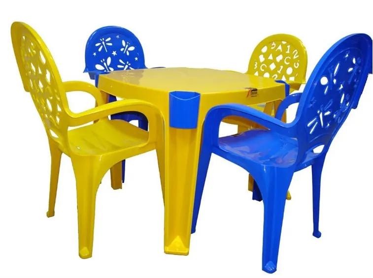 Tavolo in plastica da giardino