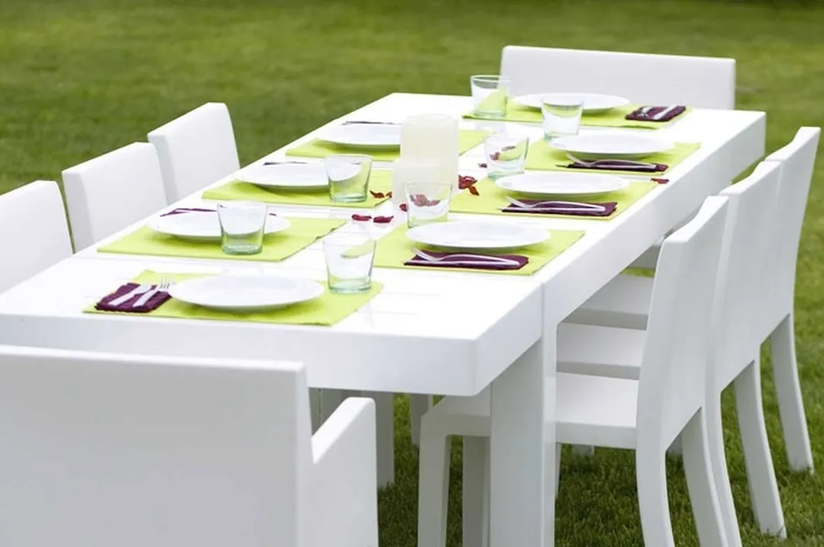 Splendido tavolo da giardino