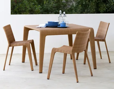Di rattan sintentico e di grande stile