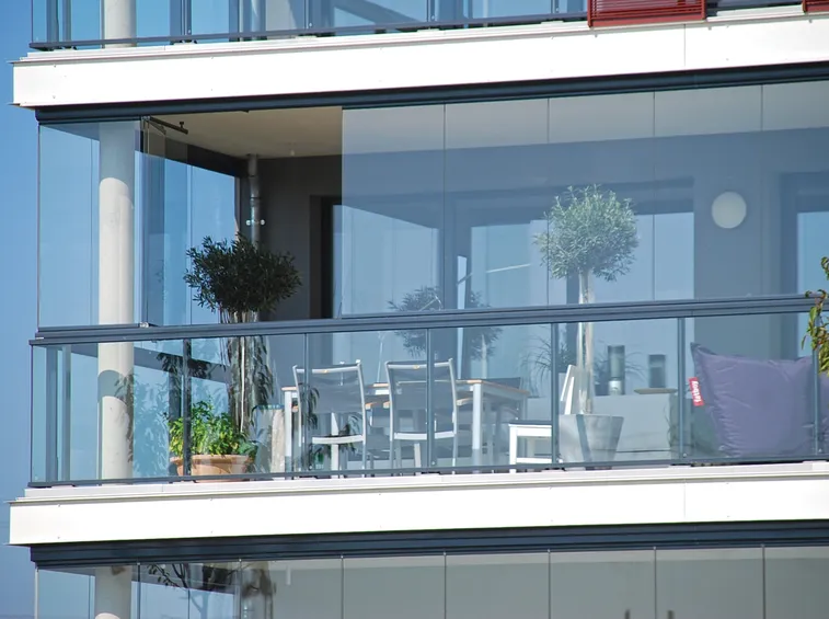 chiusura balcone con vetrate