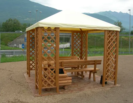 Gazebo in legno e tela