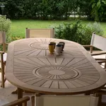Tavolo e sedie in legno