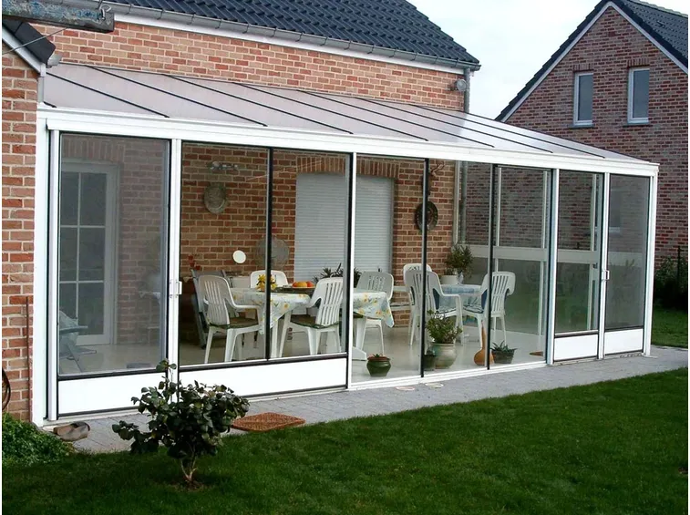Veranda con vista giardino