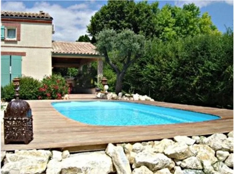 arredamento per piscine da esterno