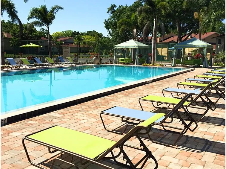 lettino piscina economico