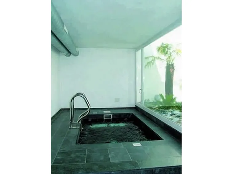 piscina coperta in marmo